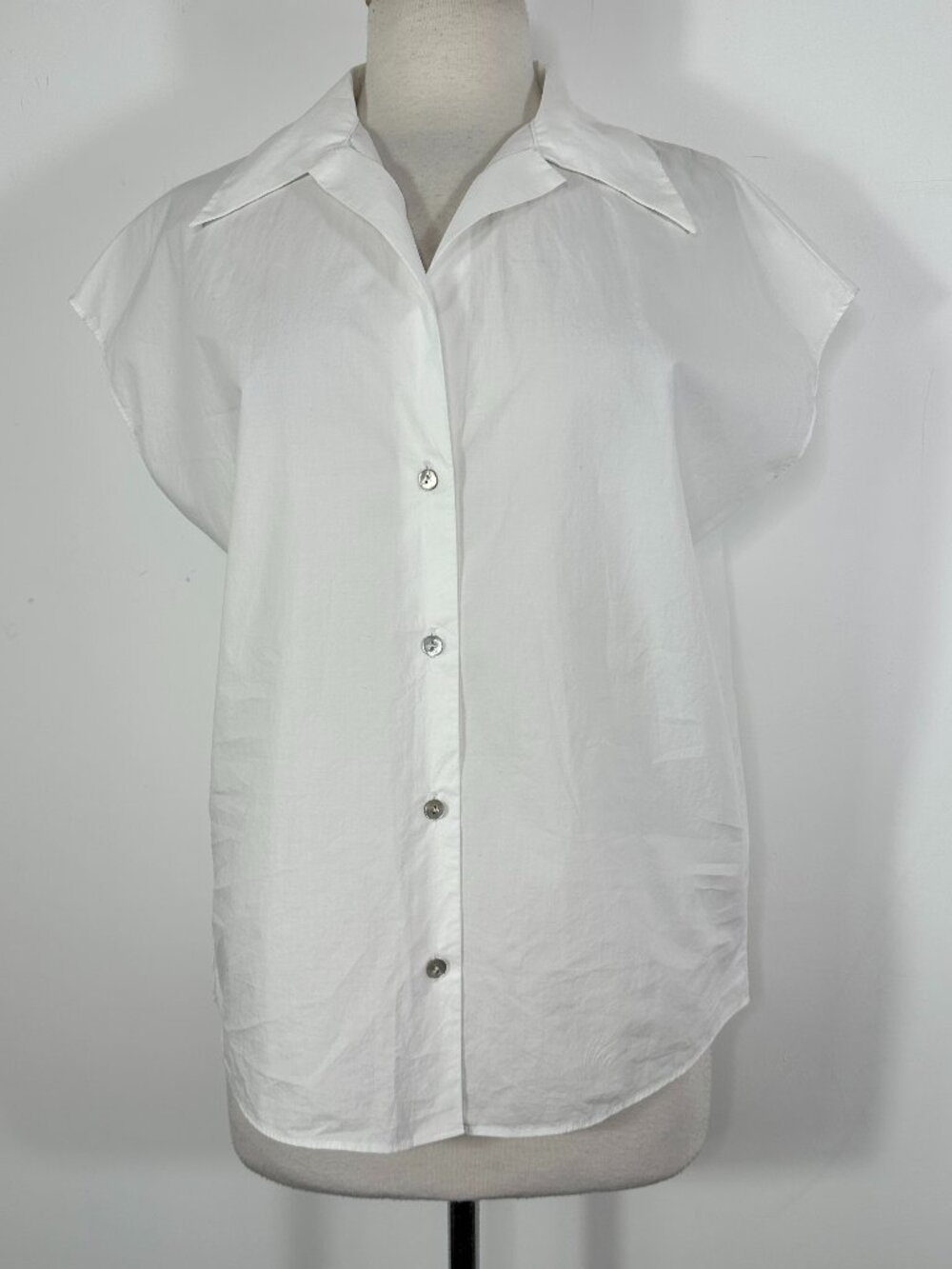 NWT Vince. 100% Cotton Sleeveless Blouse White Buttons Front Shirt Women Size M